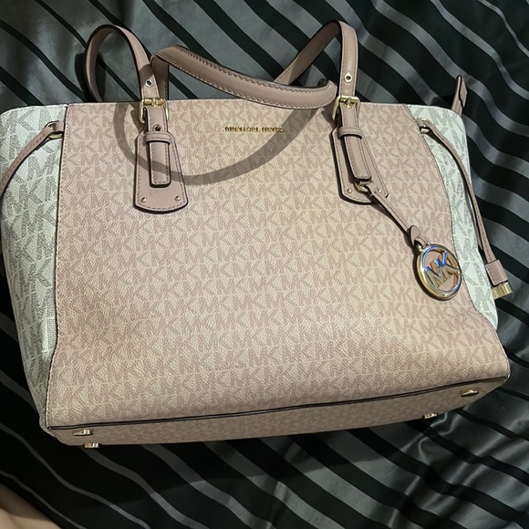 Michael Kors large tote - Picture 2 of 8